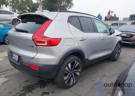 2024 Volvo Xc40 B5 Plus Dark Theme z USA, uszkodzony, nr VIN YV4L12UL4R2364429